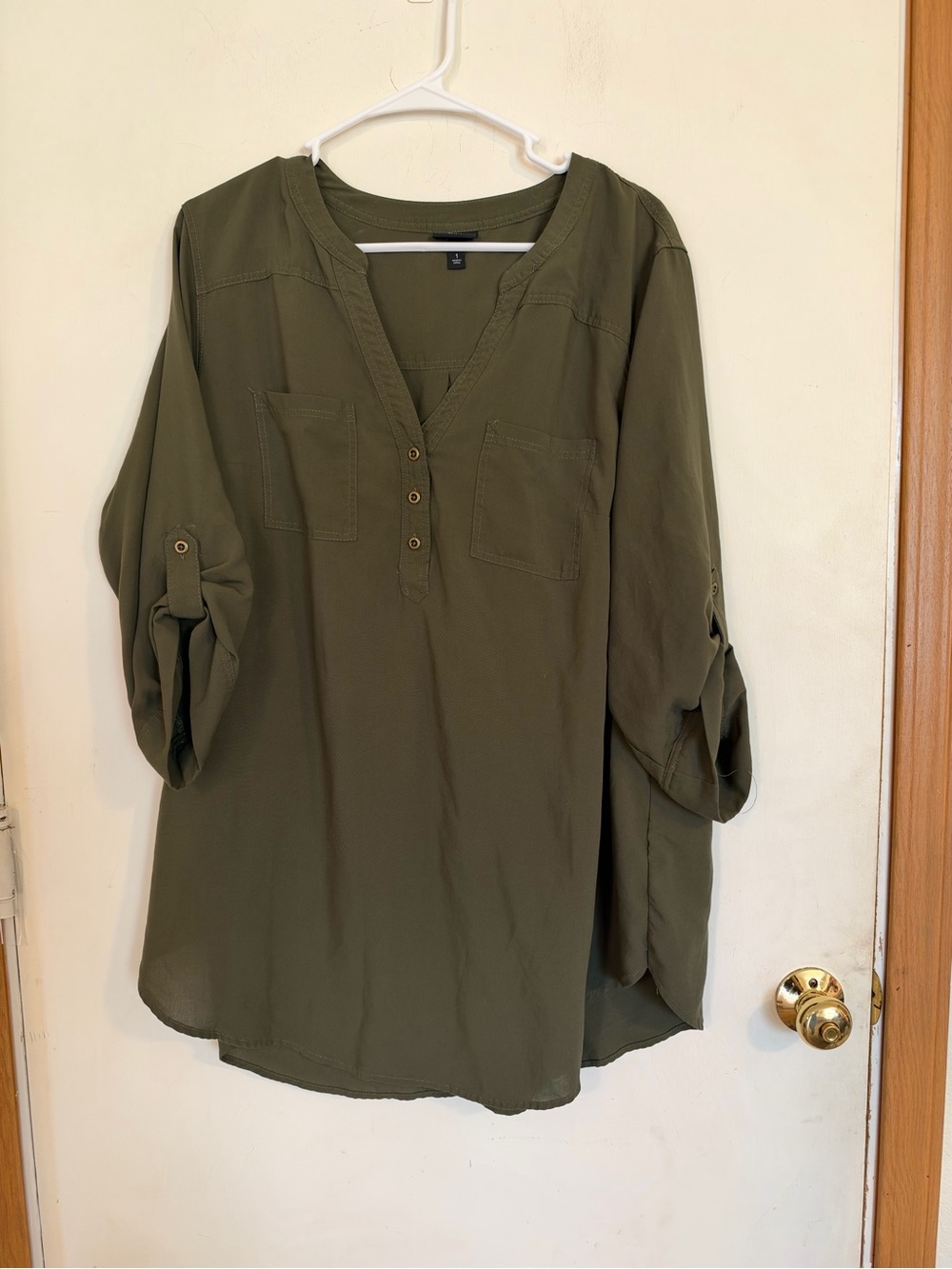 Torrid Harper Size 1 Olive green Pop over roll tab sleeve